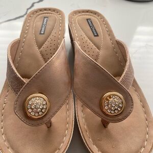 Good Choice Rose Taupe Jeweled Thong Sandals 8.5